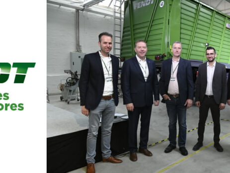 Equipo FENDT y remolque autocargador en fábrica