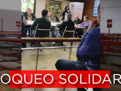 Mesa de la lonja de Salamanca y de fondo el mercado de ganado