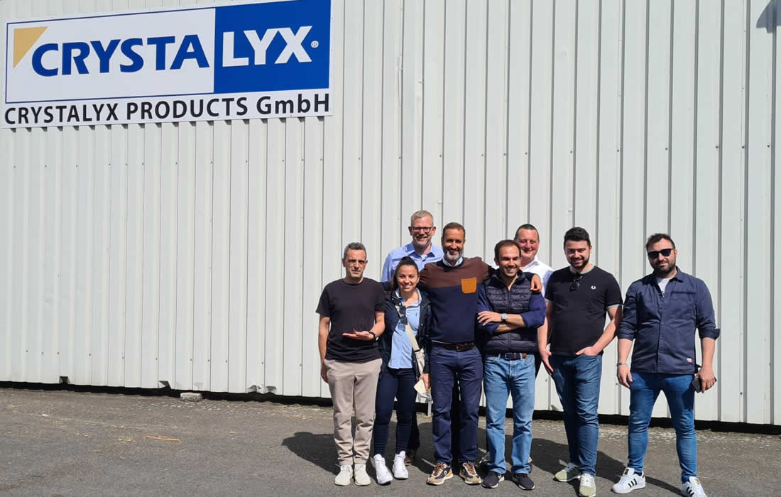 Grupo de visitantes a la fábrica de Crystalyx en Alemania 2023