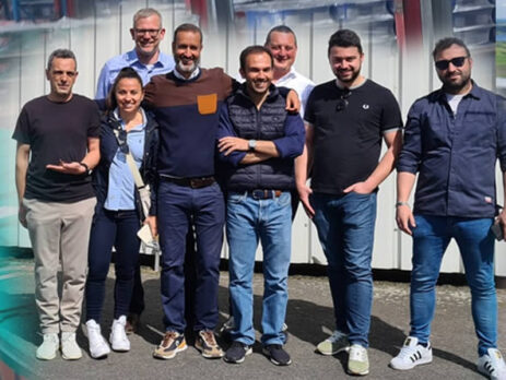 Grupo de visitantes a la fábrica de Crystalyx en Alemania 2023