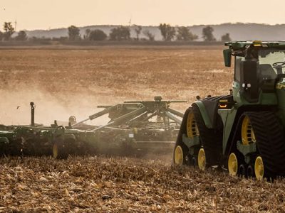 John Deere presenta su nueva maquinaria y tecnología autónoma en el CES 2025