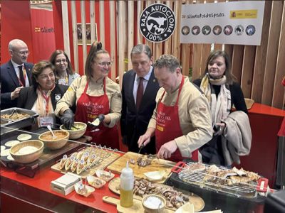 Luis Planas destaca la oportunidad de abrir nuevos mercados para un sector cárnico con una gran vocación exportadora