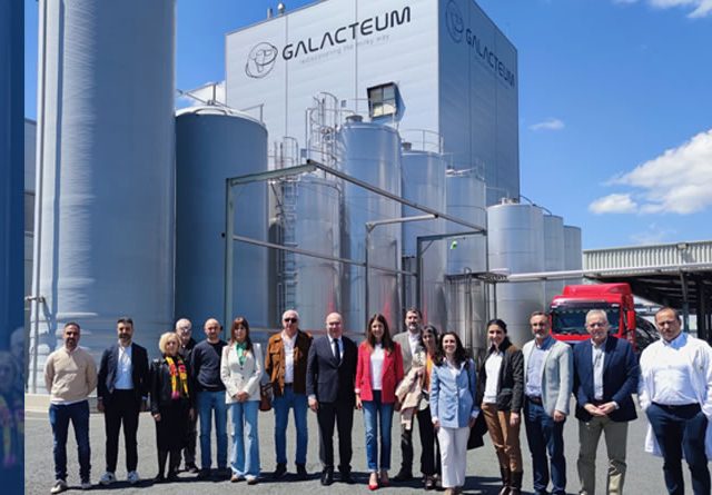AIRA recibe una comitiva de la Comisión Europea en su planta láctea de Melide