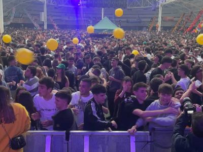 PROVACUNO conquista a los jóvenes en la Carpa Universitaria de Pamplona con su MegaPepito Fans del Vacuno