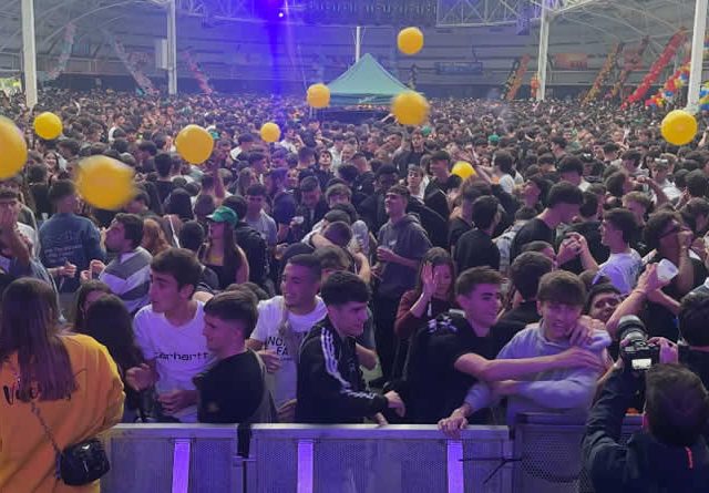 PROVACUNO conquista a los jóvenes en la Carpa Universitaria de Pamplona con su MegaPepito Fans del Vacuno