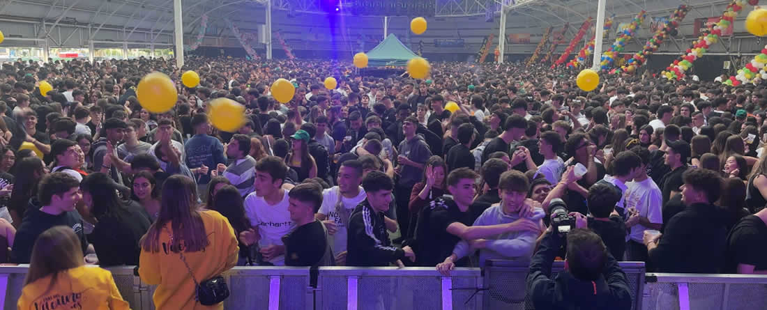 PROVACUNO conquista a los jóvenes en la Carpa Universitaria de Pamplona con su MegaPepito Fans del Vacuno