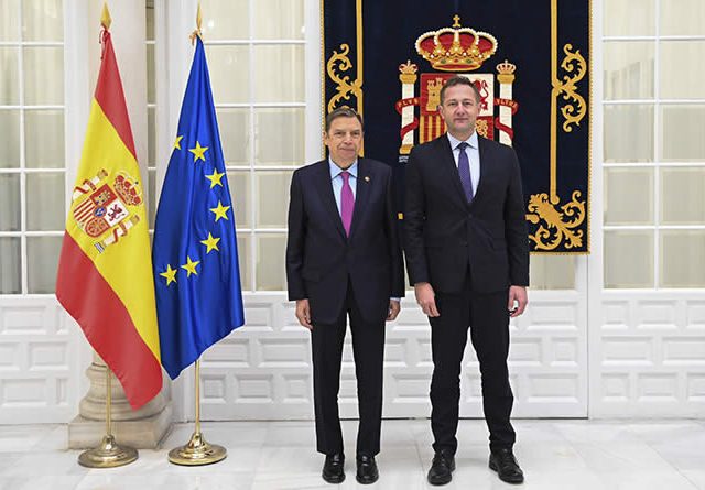 El ministro Planas aborda con el comisario Hansen la negociación en curso sobre la futura PAC