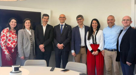 El Embajador de los Países Bajos visita las instalaciones de De Heus en Galicia para conocer su modelo de sostenibilidad y producción