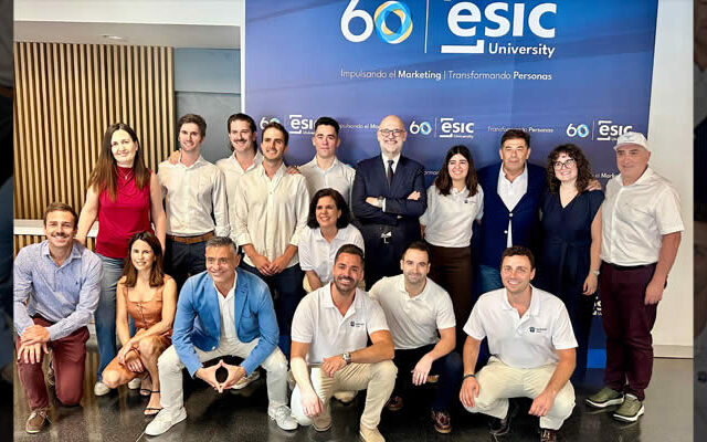 La 7ª promoción del Máster en Dirección y Marketing en la Industria de Sanidad y Nutrición Animal culmina con éxito la defensa de sus proyectos finales
