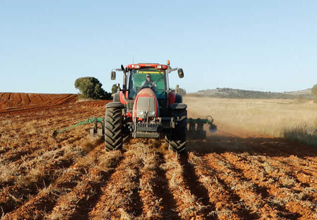 UPA recuerda al Gobierno su compromiso para adecuar el tratamiento fiscal de gasóleo y fertilizantes: “Supondría un alivio de más de 600 millones”